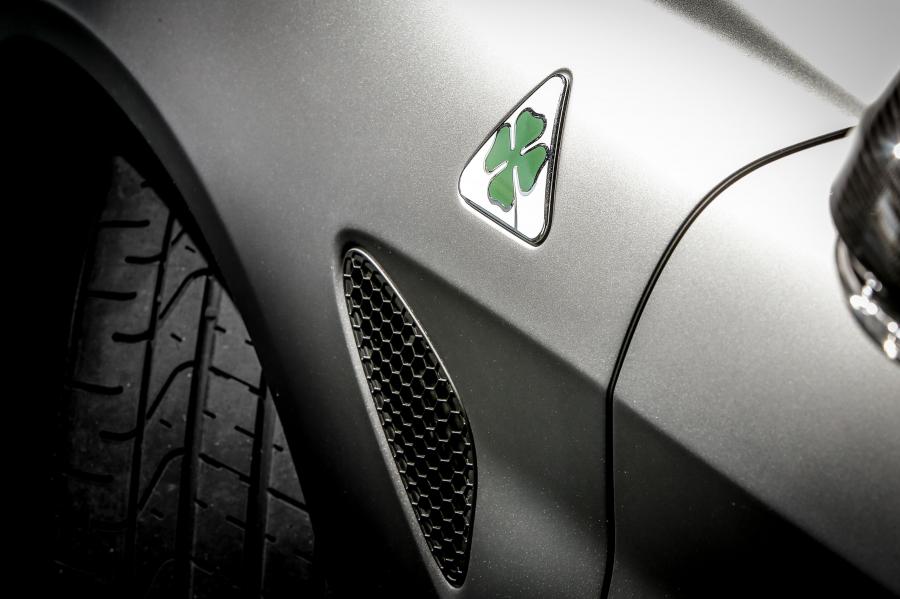 Детали экстерьера Alfa Romeo Giulia Quadrifoglio NRING (952) 2018 года  (фото 13 из 21)